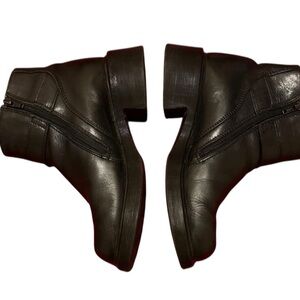 Women's Dr. Martens Black Ankle Boots & Booties Size 8 MIE VINTAGE